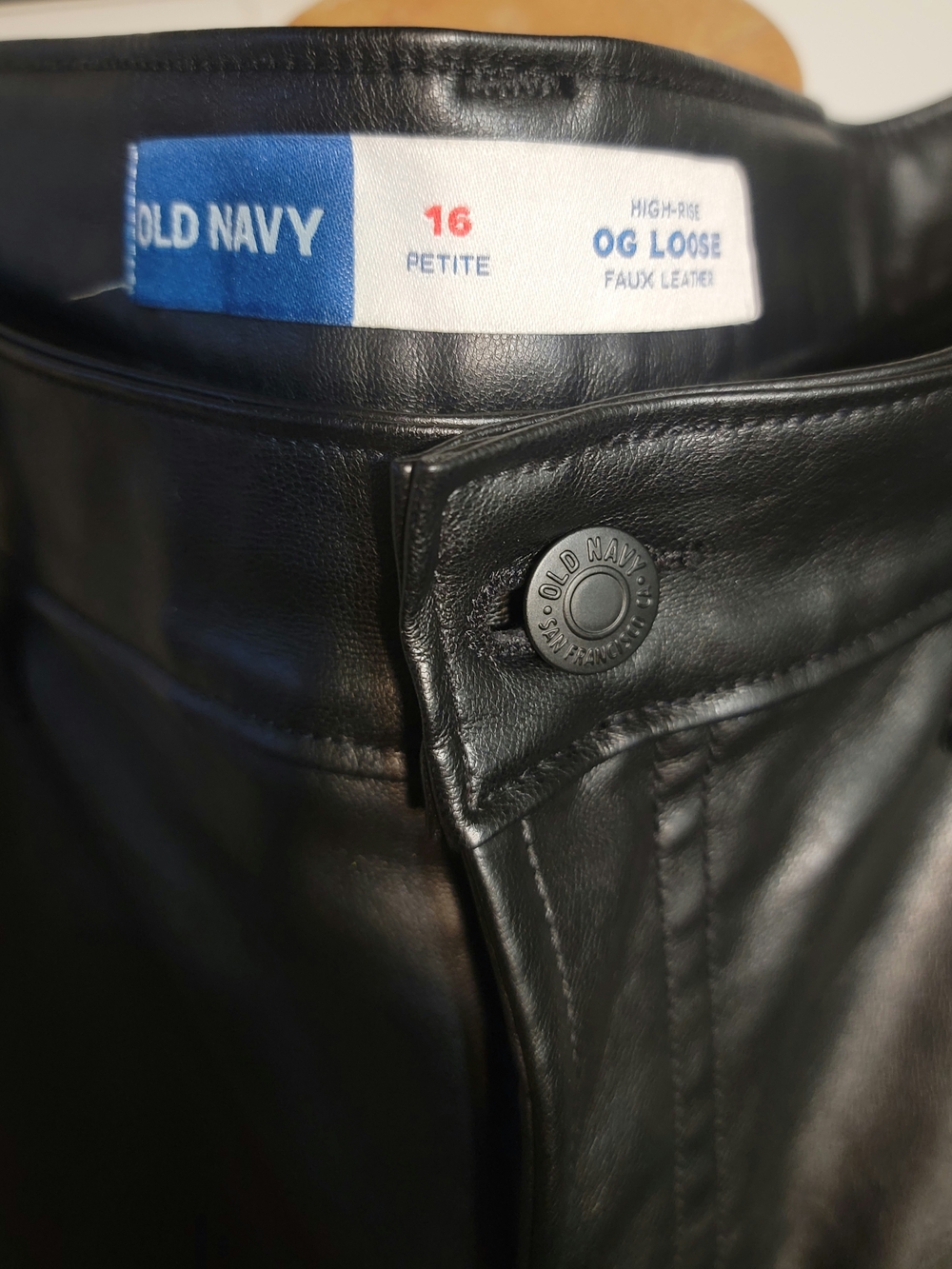 Old Navy Black Faux-Leather OG Loose High-Rise Jeans - Petite 16